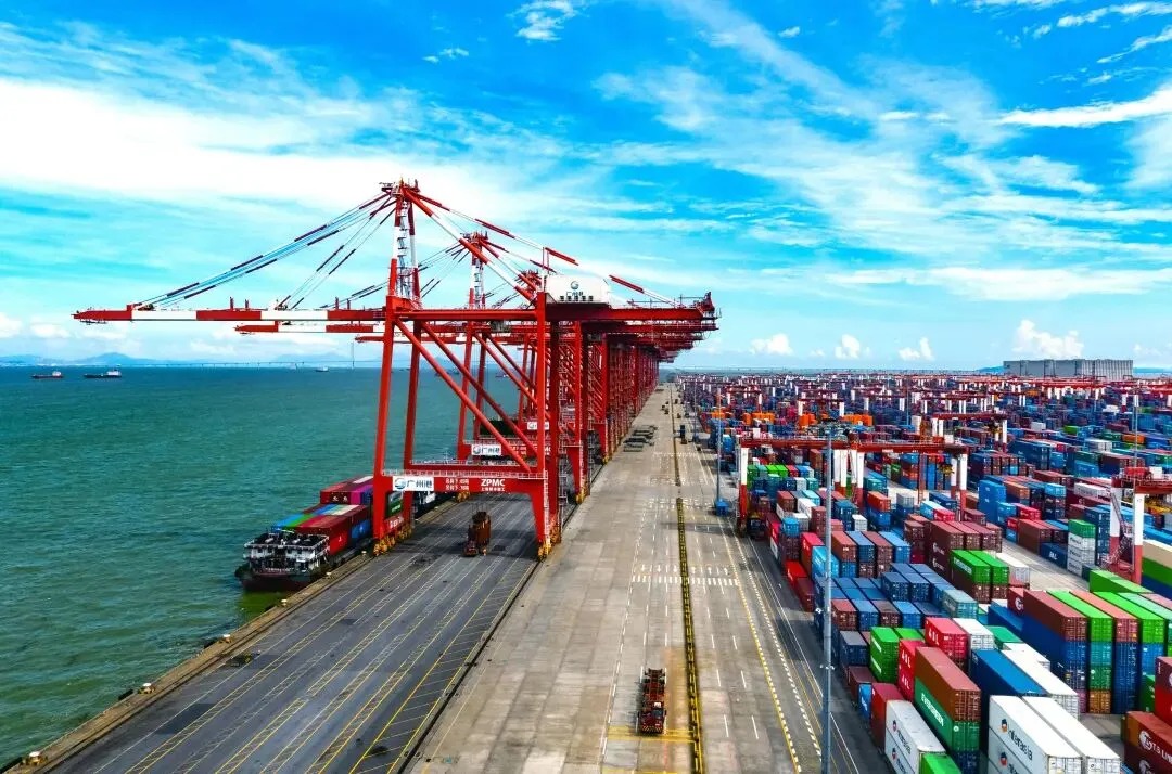 航線“蹺蹺板”：當(dāng)外貿(mào)火熱，內(nèi)貿(mào)船期為何變少了？